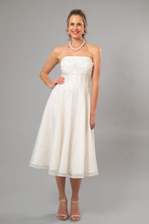 Jasmine Lace Dress - For the Understated Bride